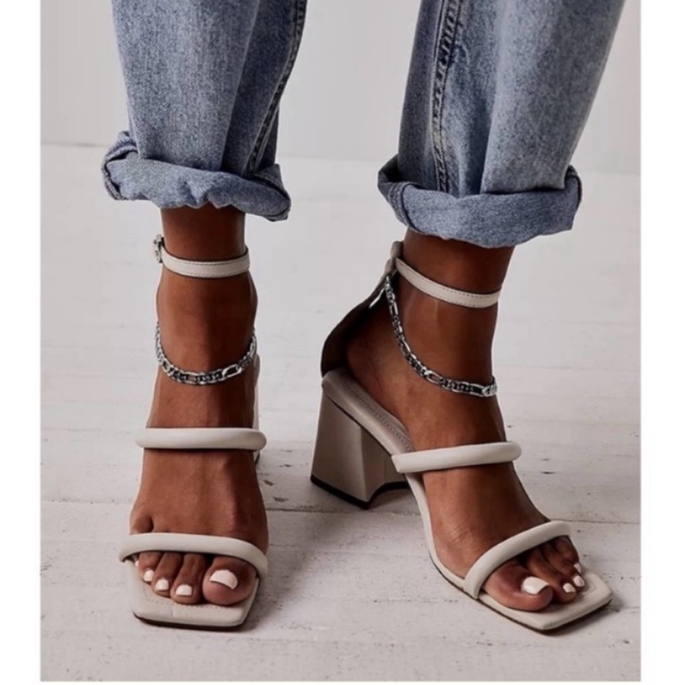 NEW Free People Parker Chain Heel Natural 39.5 - Picture 2 of 15